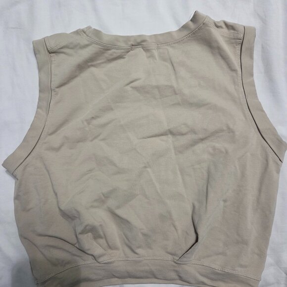 Arrive Guide Tank Top - Picture 2 of 2